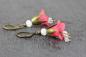 Mobile Preview: Blütenohrringe in rot und weiß, Glockenblumen Ohrringe, Geschenk für Frauen, ethno Schmuck